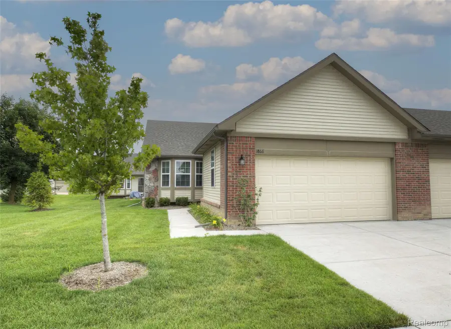 1868 Wexford Drive, Ypsilanti, MI 48198 - Image #2