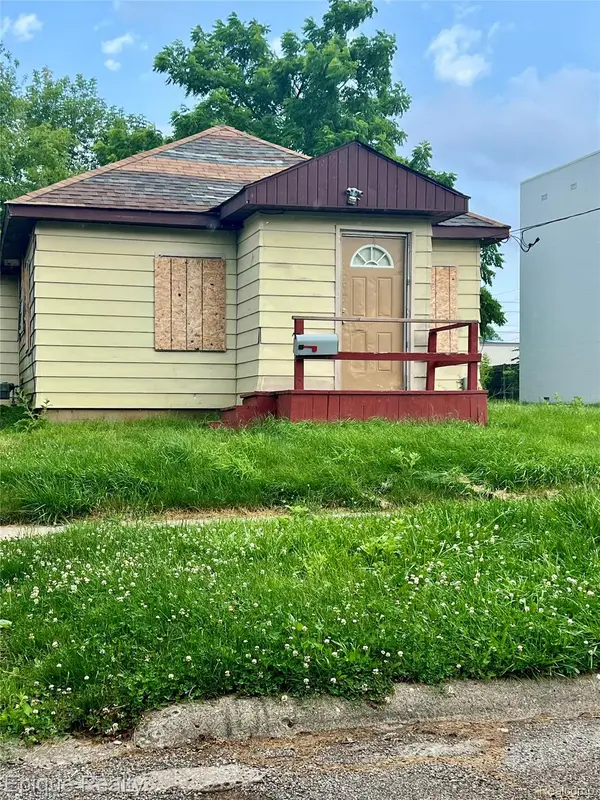 1017 Stocker Avenue, Flint, MI 48503