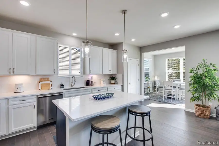 42504 Arbor Drive, Clinton Charter Township, MI 48038 - Image #2