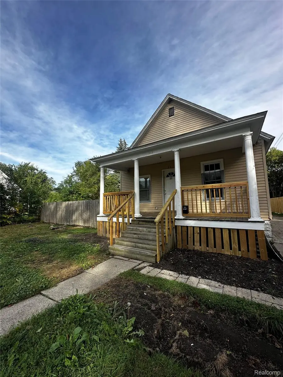 1818 N Woodbridge Street, Saginaw, MI 48602 - Image #2