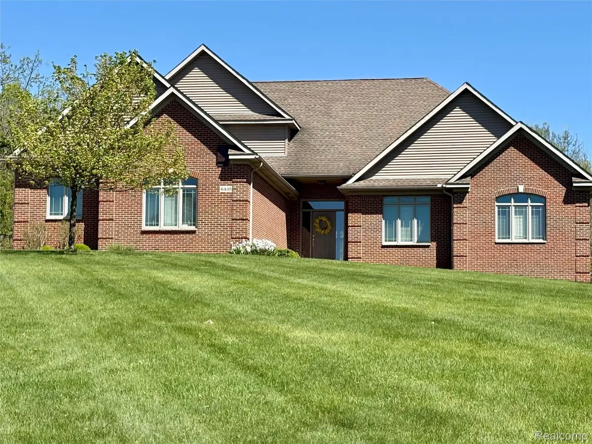 6435 Thompson Pond Drive, Hamburg, MI 48189 - Image #1