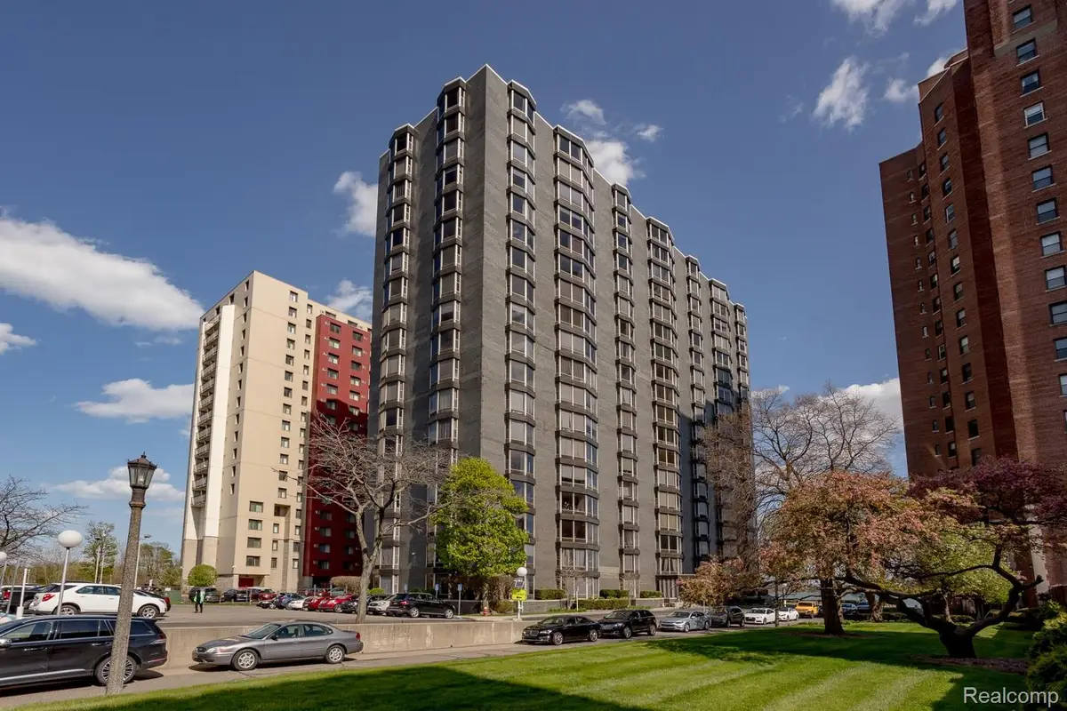 8200 E Jefferson Avenue #1605, Detroit, MI 48214 - Image #1