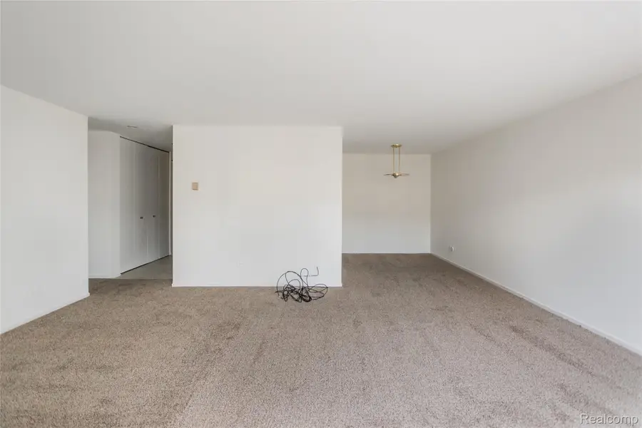 8200 E Jefferson Avenue #1605, Detroit, MI 48214 - Image #3