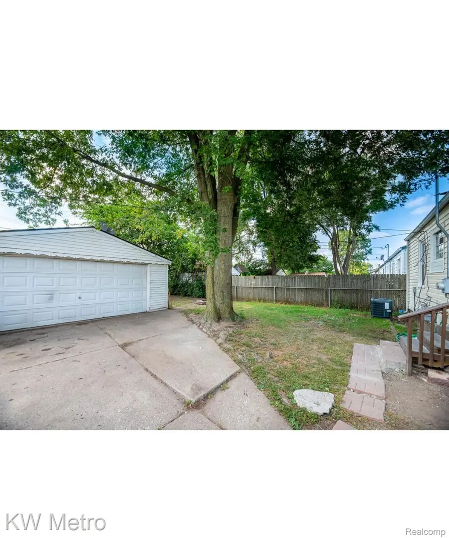 11330 Chalmers Avenue, Warren, MI 48089 - Image #3