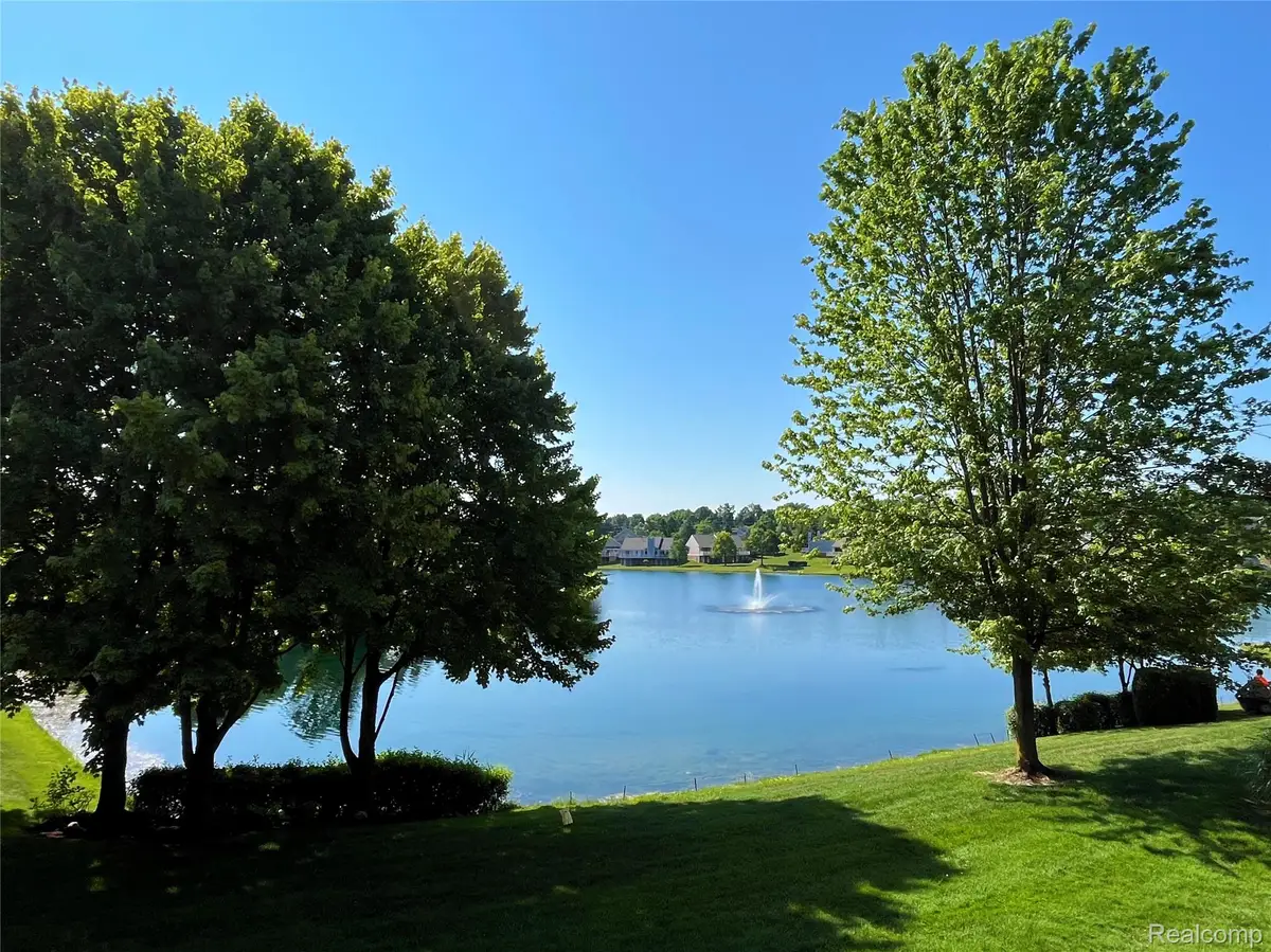 536 Cambridge Way, Bloomfield, MI 48304 - #1