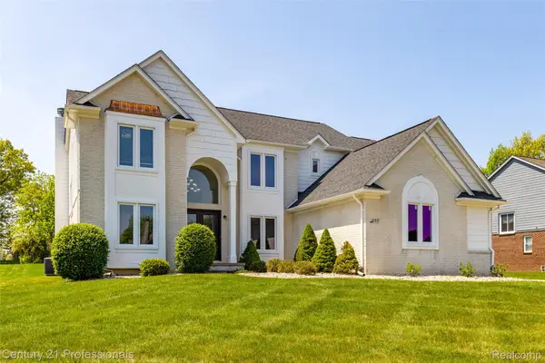 4136 Oakland Ridge Drive, LakeOrion, MI 48359