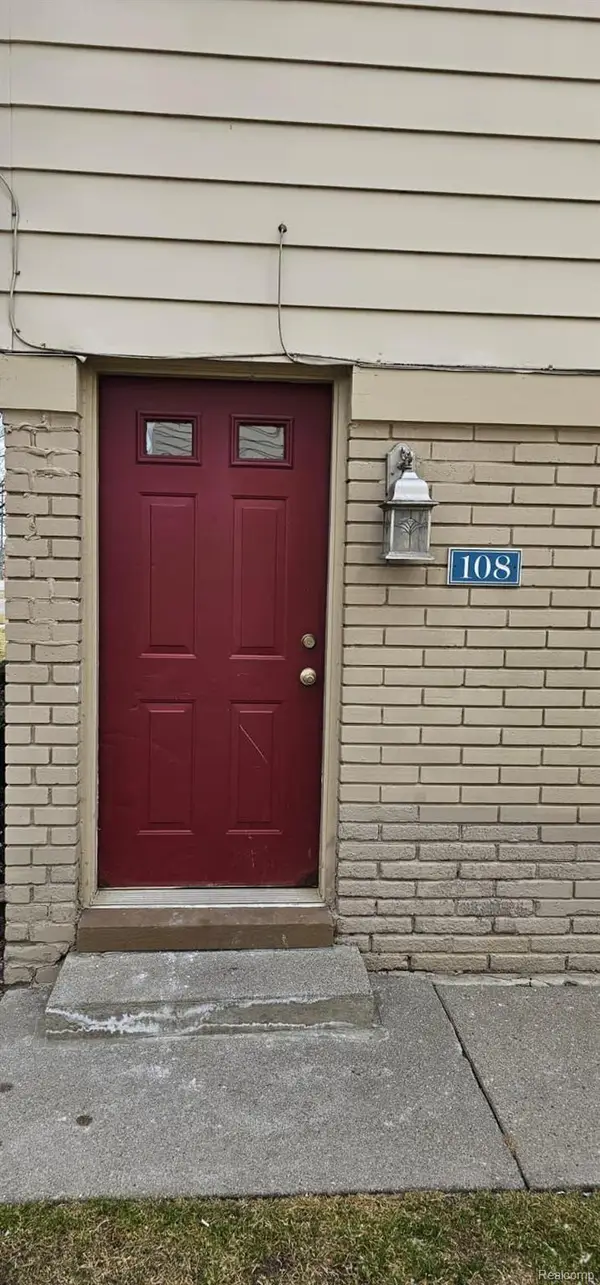 108 Princeton Drive, SouthLyon, MI 48178