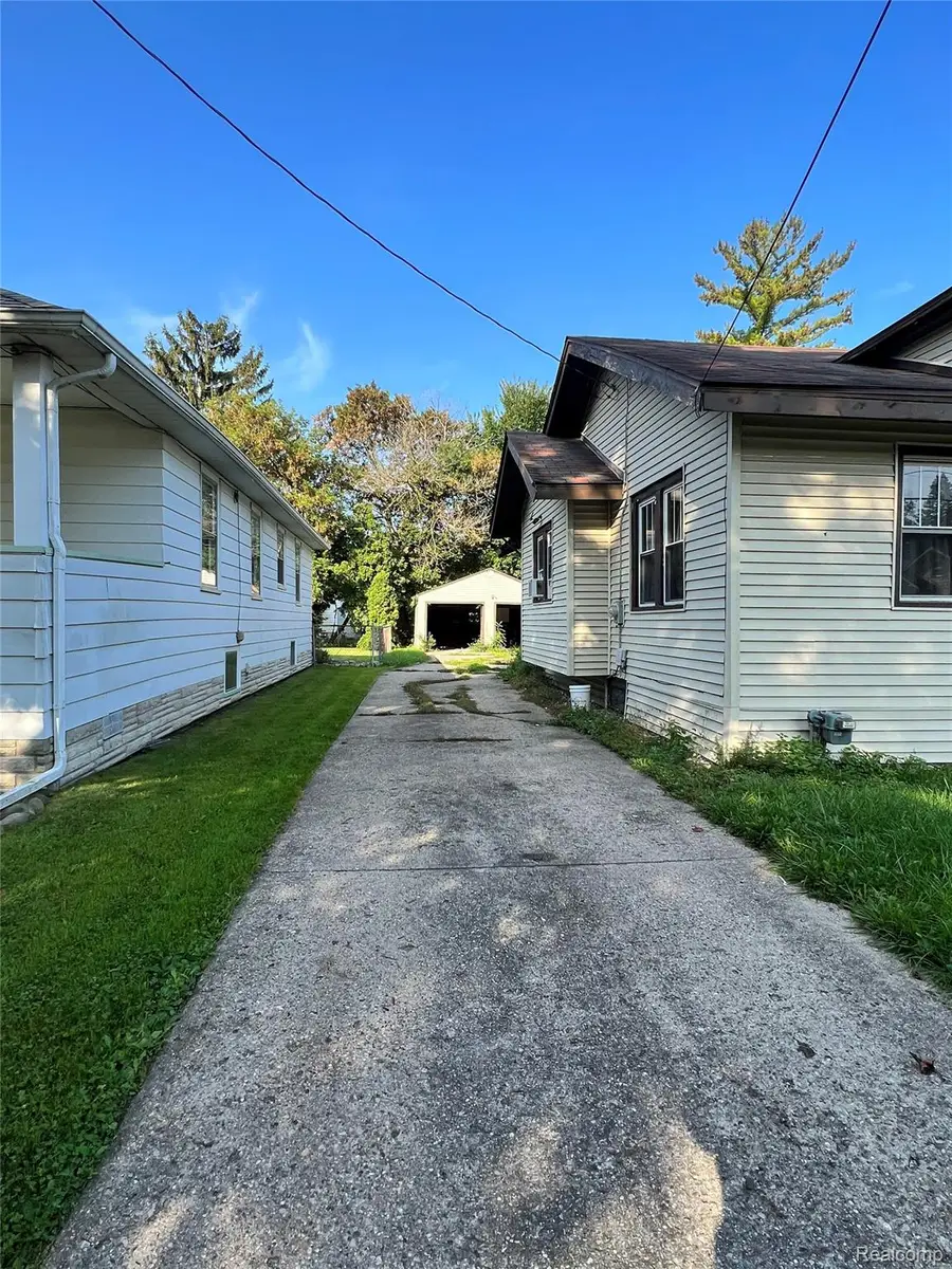 2243 Avon Street, Saginaw, MI 48602 - Image #2