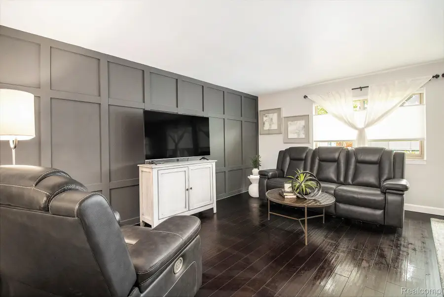 1670 Yellowbrick Court, Trenton, MI 48183 - Image #2