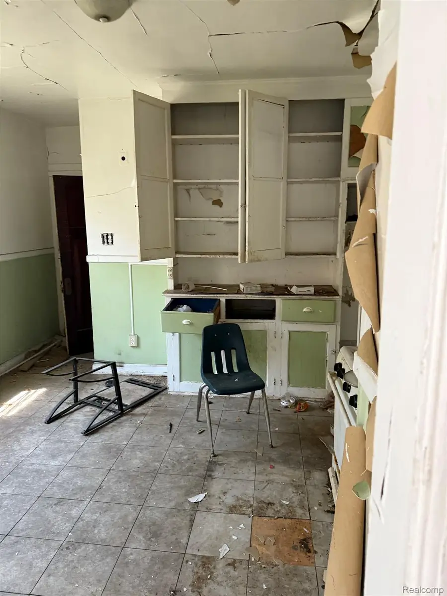 6015 Pennsylvania Street, Detroit, MI 48213 - Image #3