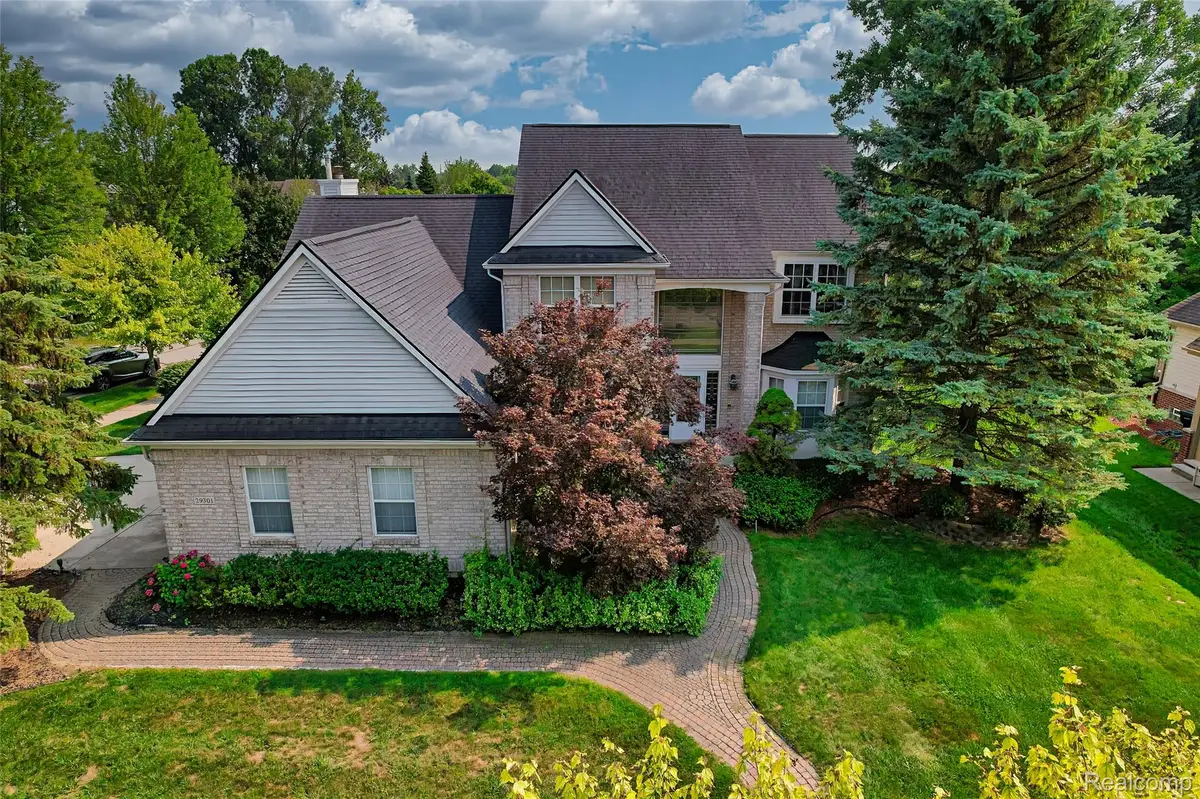 29301 Morningview, Farmington Hills, MI 48334 - Image #1