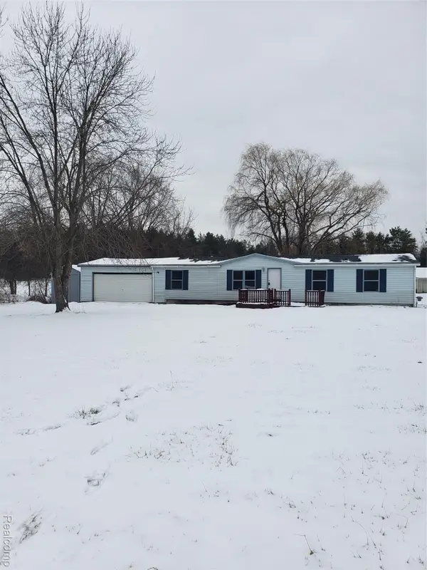 1295 W Cook Road, GrandBlanc, MI 48439