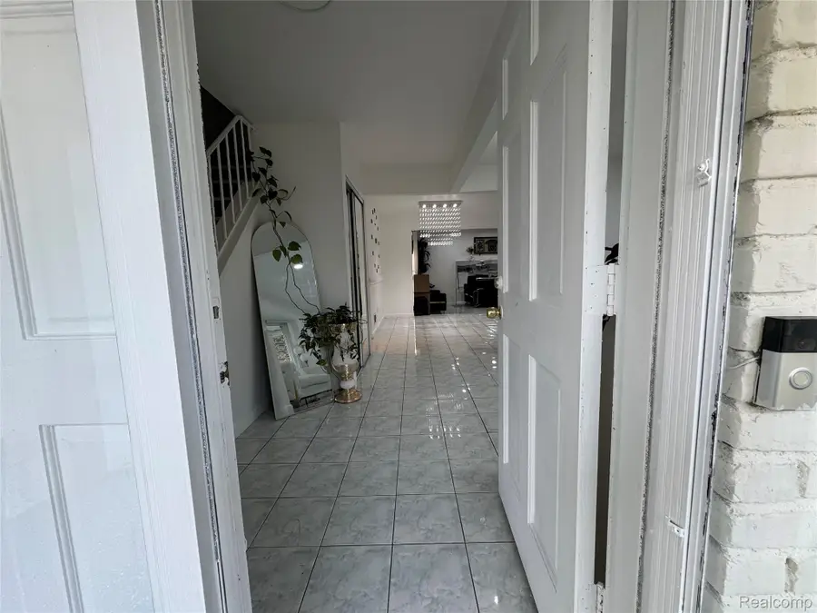 3131 Elmcrest Road, Sterling Heights, MI 48310 - Image #3