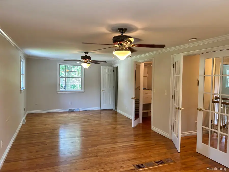 5352 W Doherty Drive, West Bloomfield, MI 48323 - Image #2