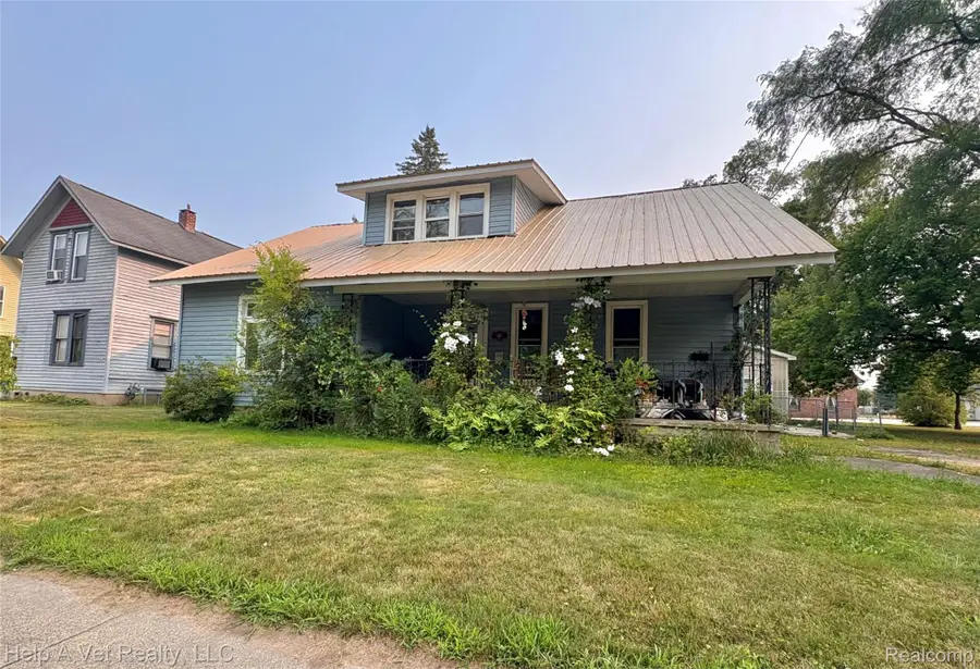 111 W Broadway Avenue, Scottville, MI 49454 - Image #2