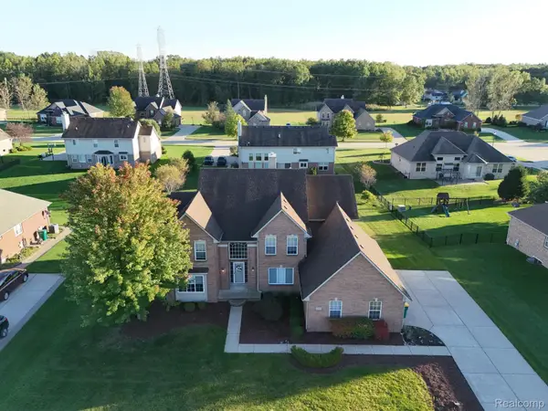 27299 Jessica Lane, Brownstown, MI 48134