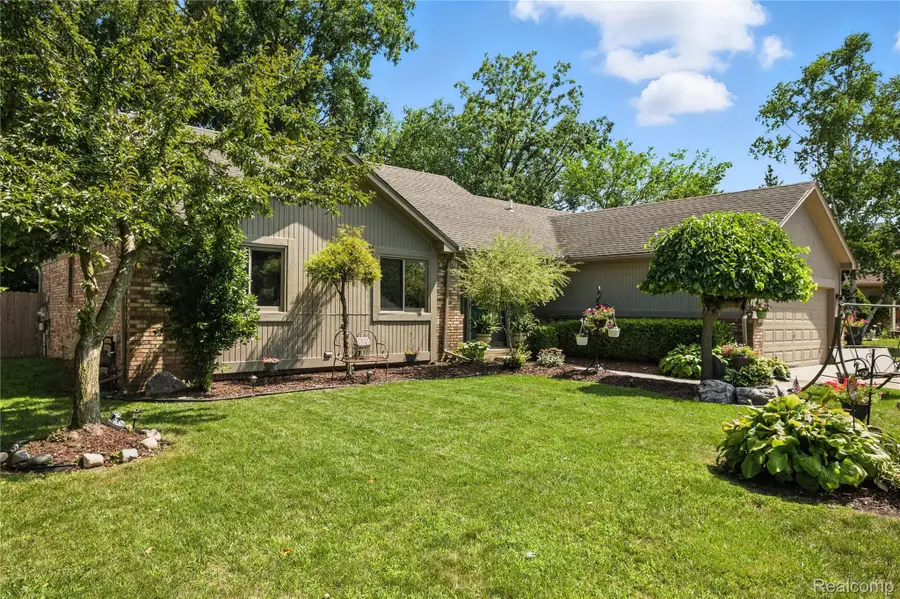 47608 Ramblewood Drive, Chesterfield, MI 48051 - Image #3