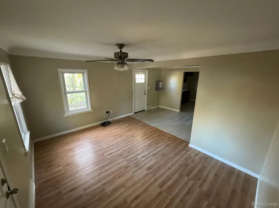 21408 Collingham Avenue, Farmington Hills, MI 48336 - Image #3