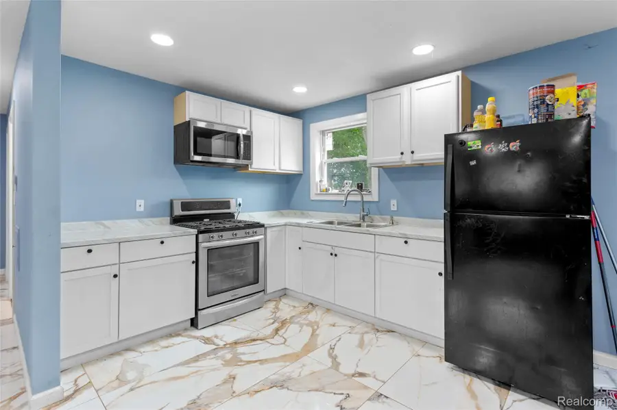 20038 Santa Rosa Drive, Detroit, MI 48221 - Image #2