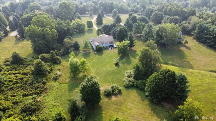 820 Lockwood Road, Ortonville, MI 48462 - #2
