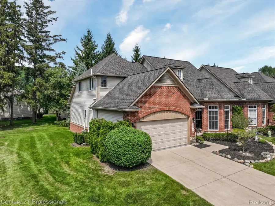 5540 River Park Drive, Waterford, MI 48327 - Image #2