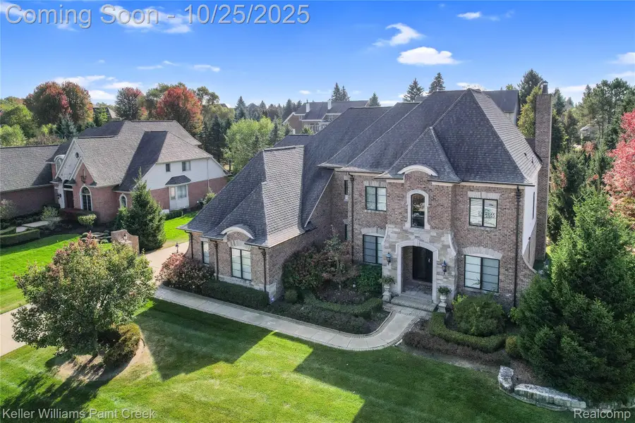 2821 Addison Circle S, Rochester, MI 48306 - Image #3