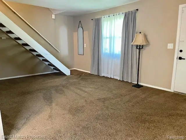 15 Beechwoode Lane, Pontiac, MI 48340 - Image #2