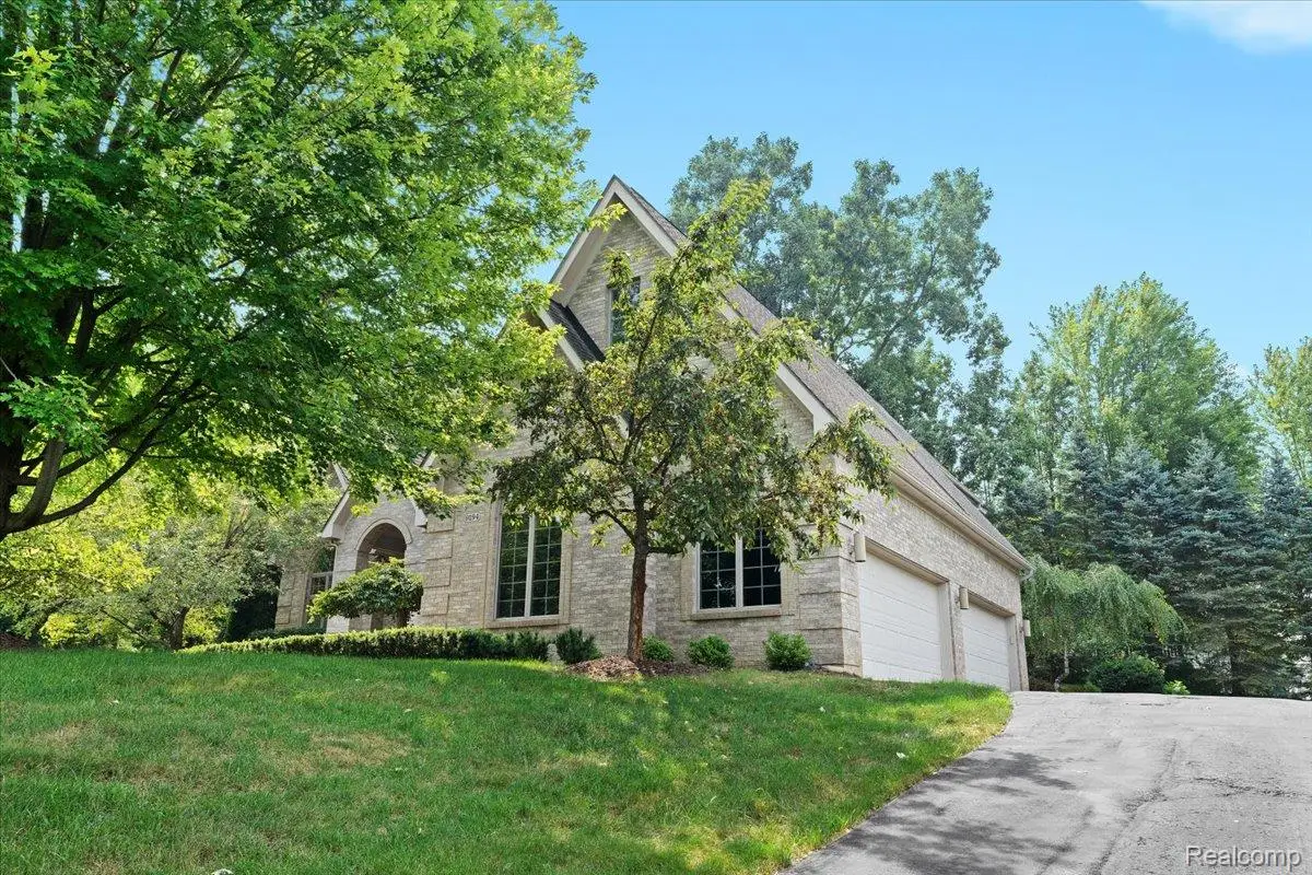 9194 Orion Drive, Brighton, MI 48114 - Image #1