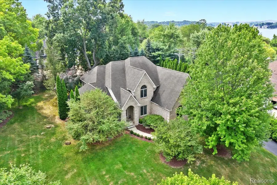 9194 Orion Drive, Brighton, MI 48114 - Image #2