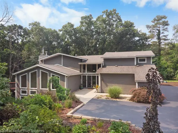 5728 Eggert Place, Brighton, MI 48116