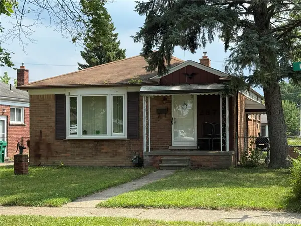 28783 Leona Street, GardenCity, MI 48135