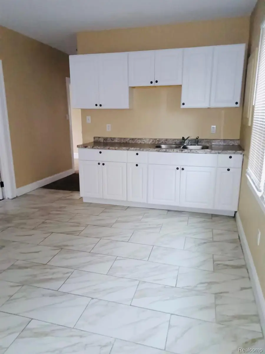 4215 Dickerson Street, Detroit, MI 48215 - Image #2