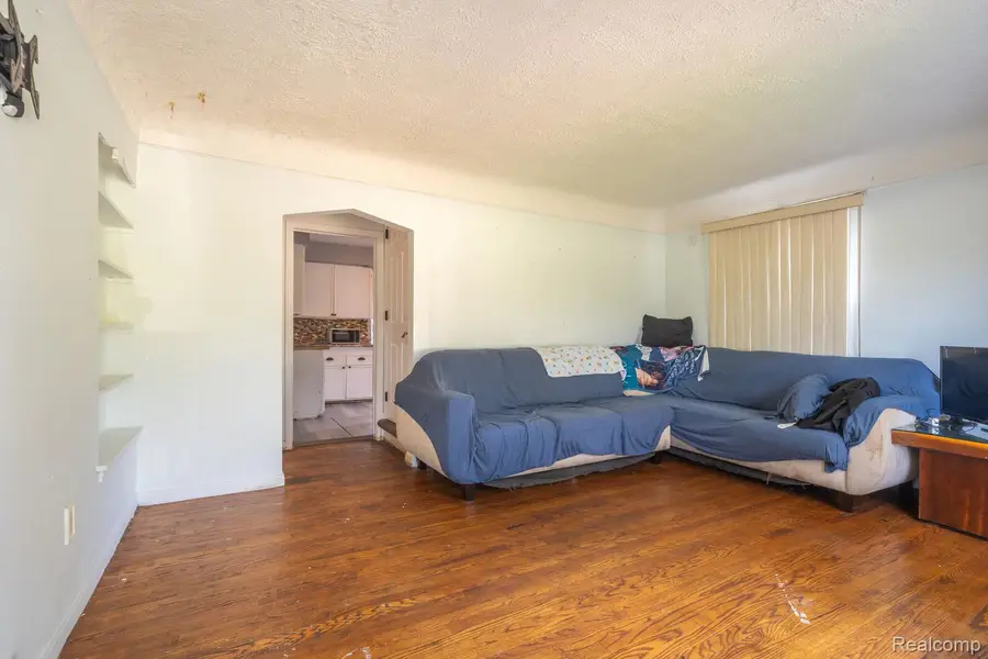 15988 Delaware Avenue, Redford, MI 48239 - Image #3