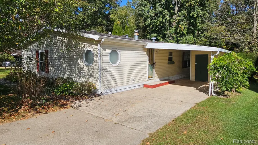 655 Park View, Clio, MI 48420 - Image #2