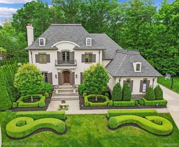 3185 Saint James Court, Oakland, MI 48306