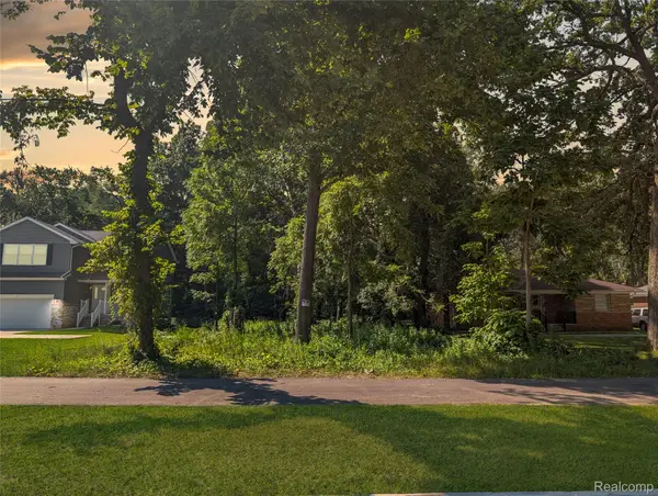 0000 W 9 Mile Road, Southfield, MI 48075