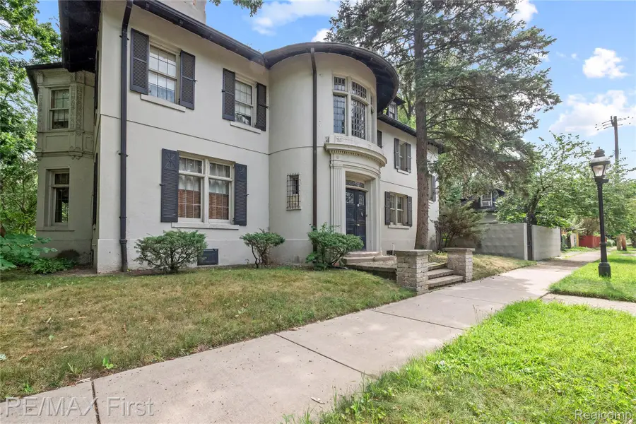 3065 Iroquois Street, Detroit, MI 48214 - Image #2