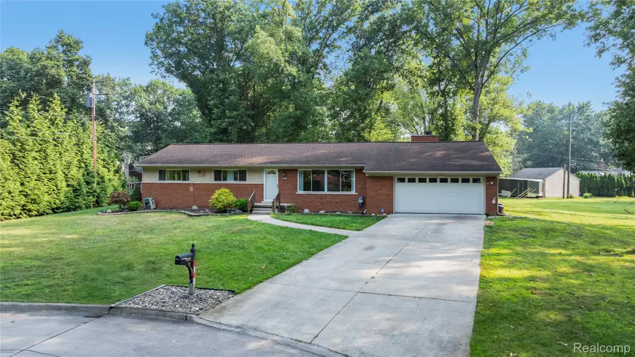 21321 Knudsen Court, Grosse Ile, MI 48138 - Image #2