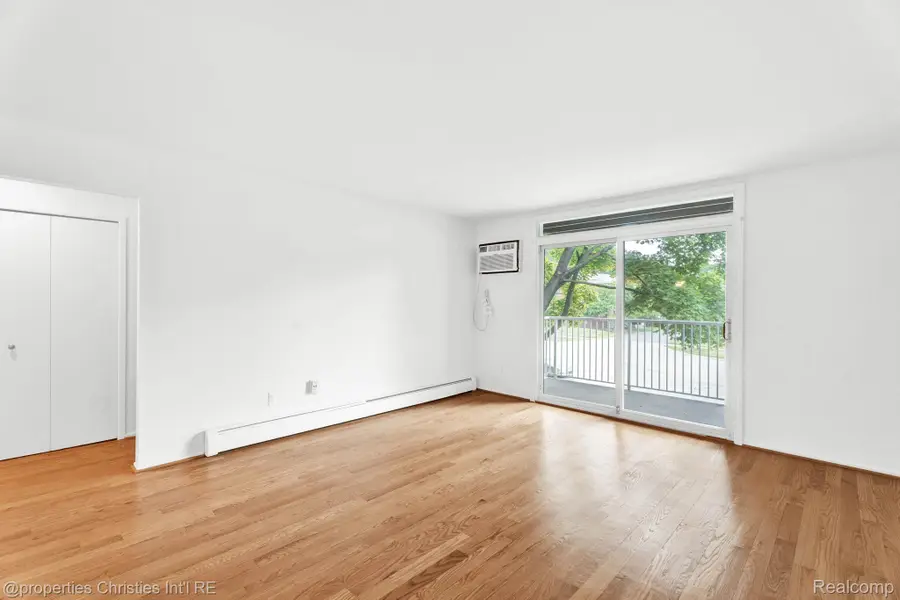 4909 Crooks Road #D 4, Royal Oak, MI 48073 - Image #3