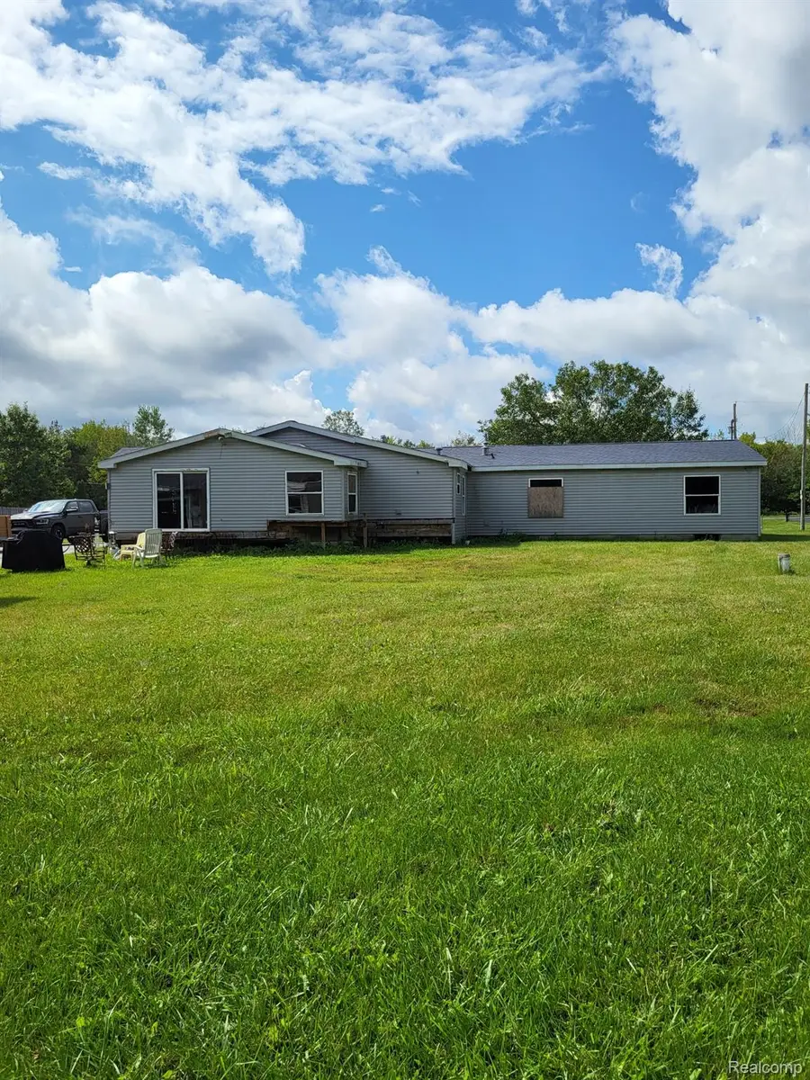 7306 N Bray Road, Genesee, MI 48458 - Image #2