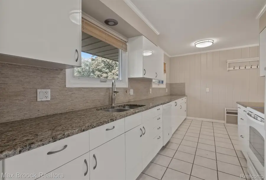 5312 Cambourne Place, West Bloomfield, MI 48322 - Image #2