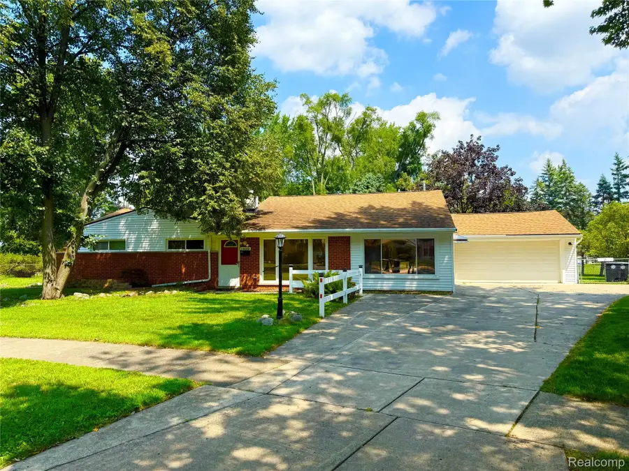 18582 Whitby Street, Livonia, MI 48152 - Image #2