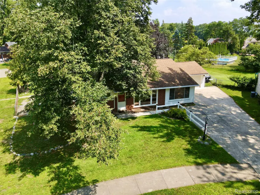 18582 Whitby Street, Livonia, MI 48152 - Image #3