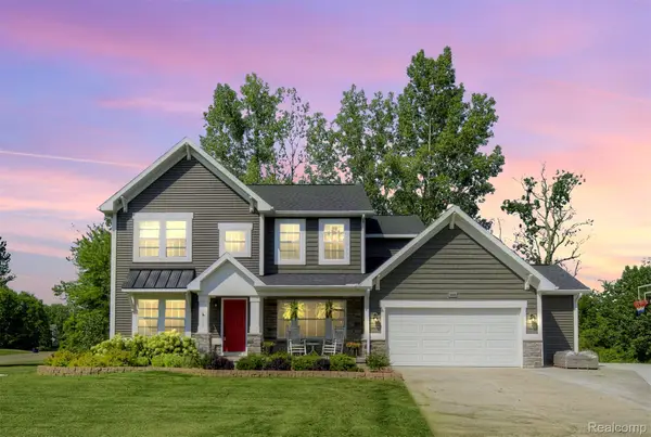 9438 Dornoch Trail, Brighton, MI 48114