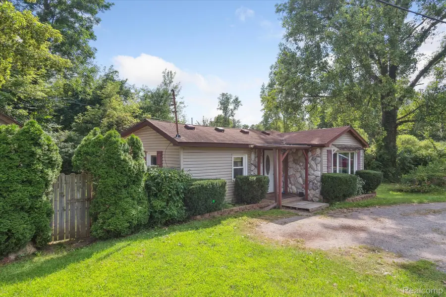 7801 E Michigan Avenue, Jackson, MI 49201 - Image #2