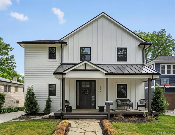 913 Roselawn Drive, Rochester, MI 48307