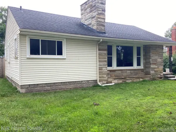 9636 Centralia, Redford, MI 48239