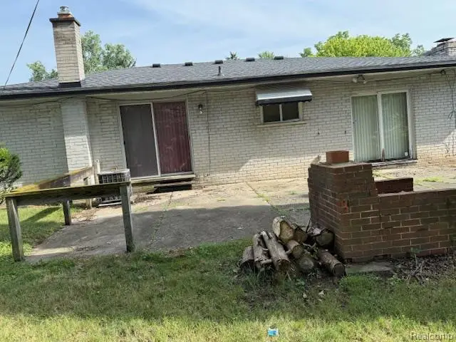 483 Pearsall Avenue, Pontiac, MI 48341 - Image #2