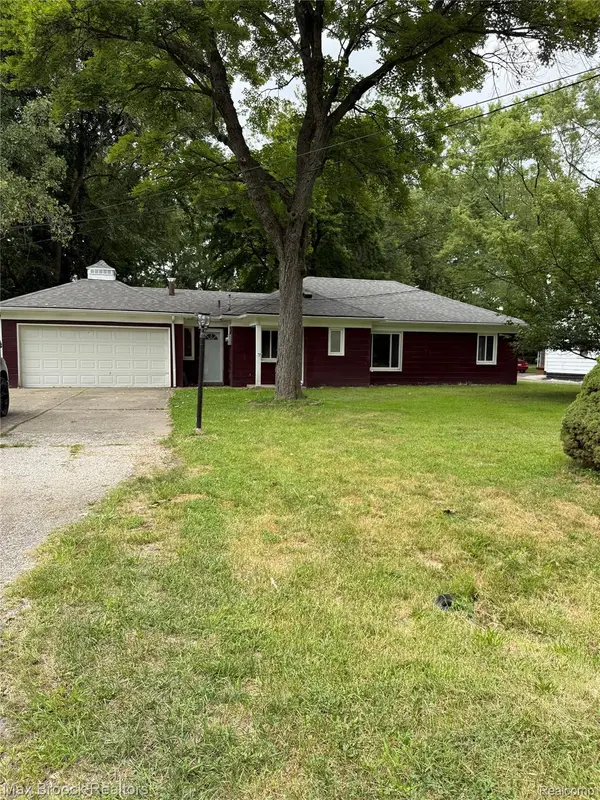 21718 8 1-2 Mile Rd, Southfield, MI 48076