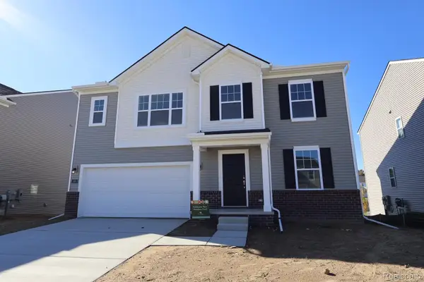 395 Edge Brook Drive, Holly, MI 48442